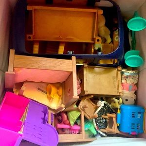 Calico critter/ littlest pet shop accessories